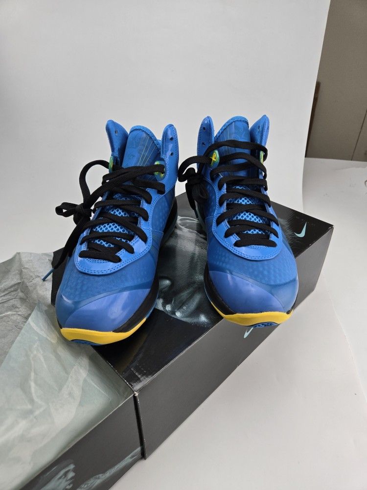 Lebron 8 V/2 Entourage Size 9.5 DS