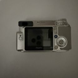 Fujifilm Finepix E Series E550 6.3MP Digital Camera - Silver mint condition