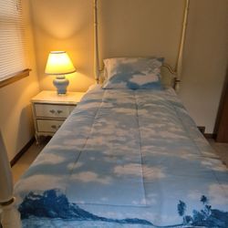 Girl's White Twin Bedroom Set