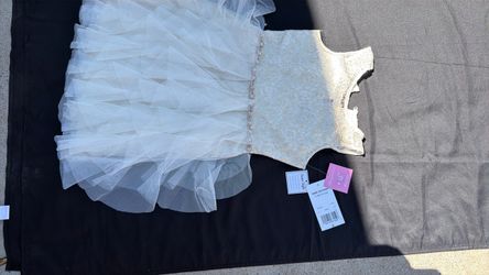 Girl's dress size 8