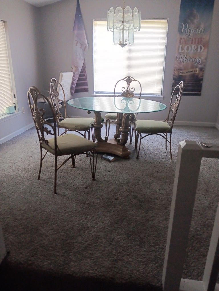  Beautiful Antique Table With The Original 4 Chairs  For 600  Obo