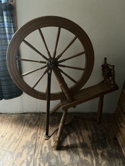 Wooden Spinning Wheel  Wooden