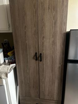 Kitchen pantry