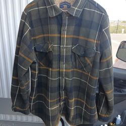 A,SWEATER SIZE XL ONLY ONE AVAILABLE AT THIS PRICE