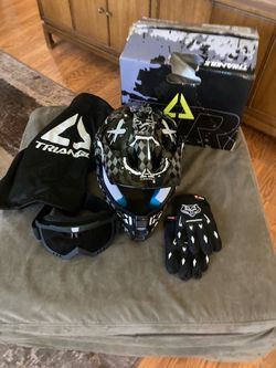 BRAND NEW YOUTH SIZE MEDIUM DIRT BIKE -ELECTRIC BIKE DOT HELMET