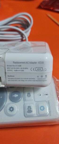 MacBook Power Adapter