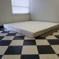 King size mattress - can DELIVER almost anywhere for $20 extra - gently used and in LIKE NEW condition 😍