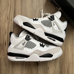 Jordan 4 Military Black Gs 5.5y - (Defected)