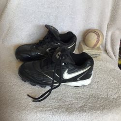 Nike Youths Baseball Cleats Size 1Y