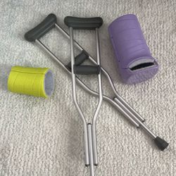 American Girl Doll Cast And Crutches 