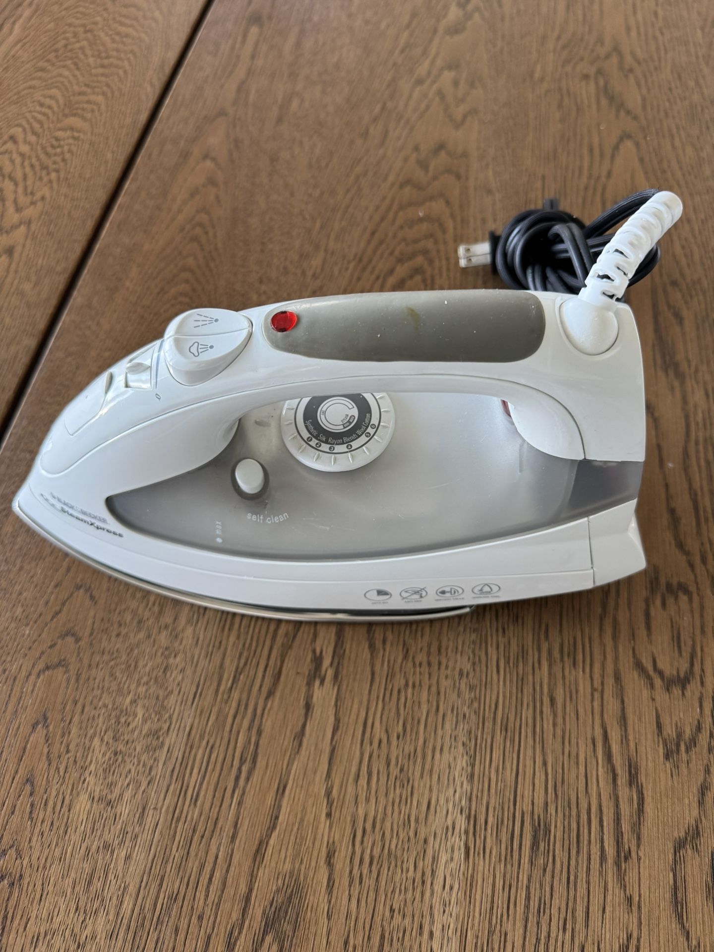  Used Black & Decker Steam Express Auto-Off Iron – First Impressions Series