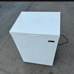 Standing Deep Chest Freezer with LED light inside