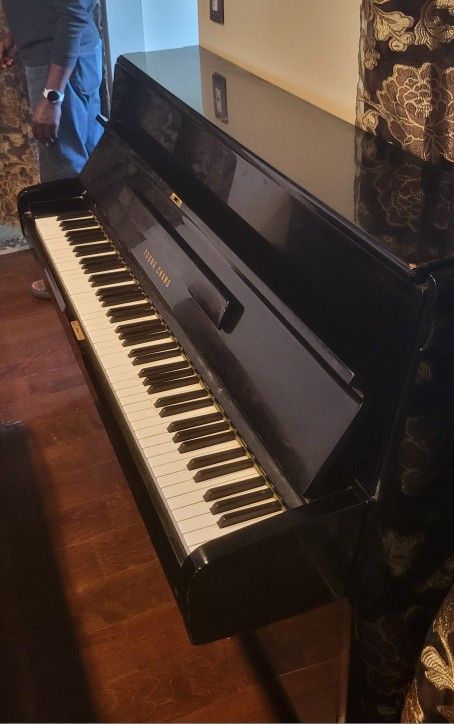 Young Chang Upright Piano