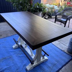 Valebeck Counter Height Dining Table