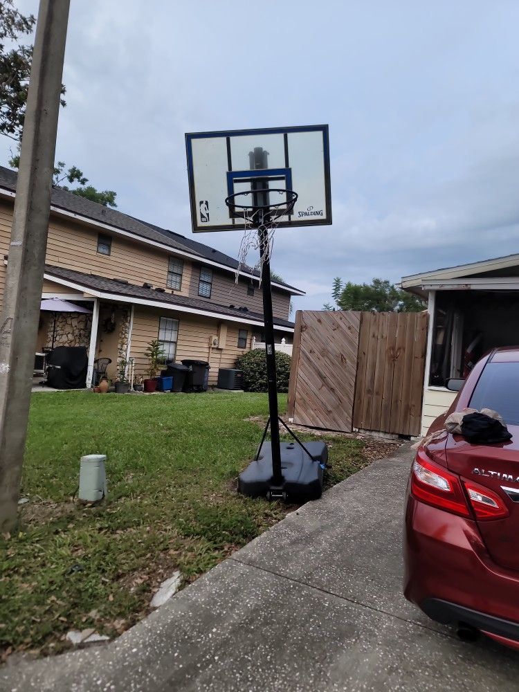 Basketball Spalding Hoop Up To 10 Feet