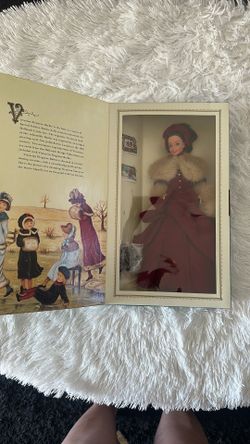 Year 1994 $20.00 Victorian Elegance Barbie (Special Edition #12579)