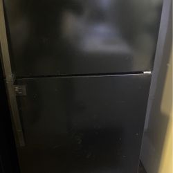 WHIRLPOOL  REFRIGERATOR 