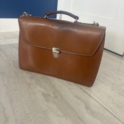 Jack Georges briefcase/laptop, leather case with shoulder strap.. $60