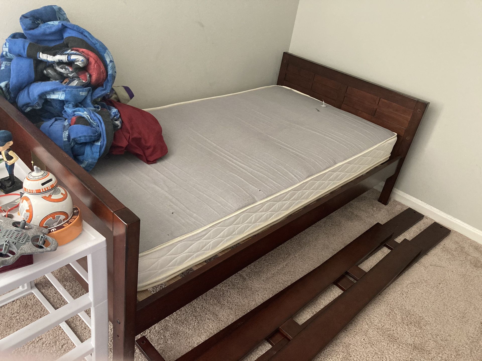 Solid wood bed/bunk bed