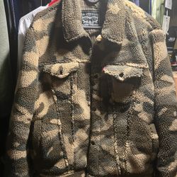Men’s Large Levi Camouflage Camo Zipper Jacket 