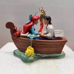 2019 Disney The Little Mermaid Ariel Eric Kiss the Girl Ornament New in Box