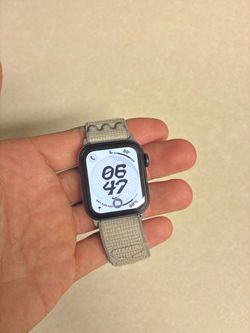 Apple Watch 3 SE GPS (UNLOCKED)