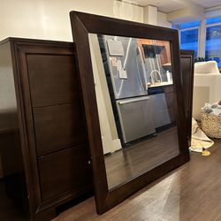 Wooden 6 Drawer Dresser With Mirror