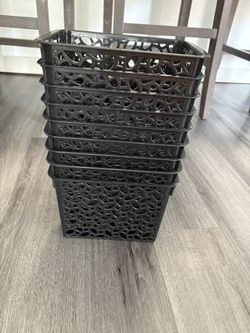 9 black plastic decorative bins