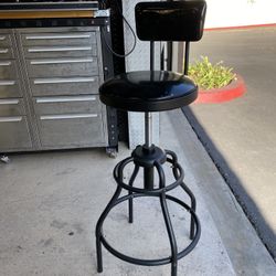 Adjustable Height Swivel Seat Shop Stool