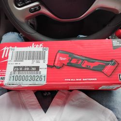 M18 18V Lithium-Ion Cordless Oscillating Multi-Tool