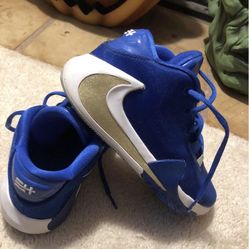 Boys Basketball Shoes