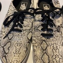 Mens Vans snake skin Shoes  ( size 10.5 ) women’s  size US 12