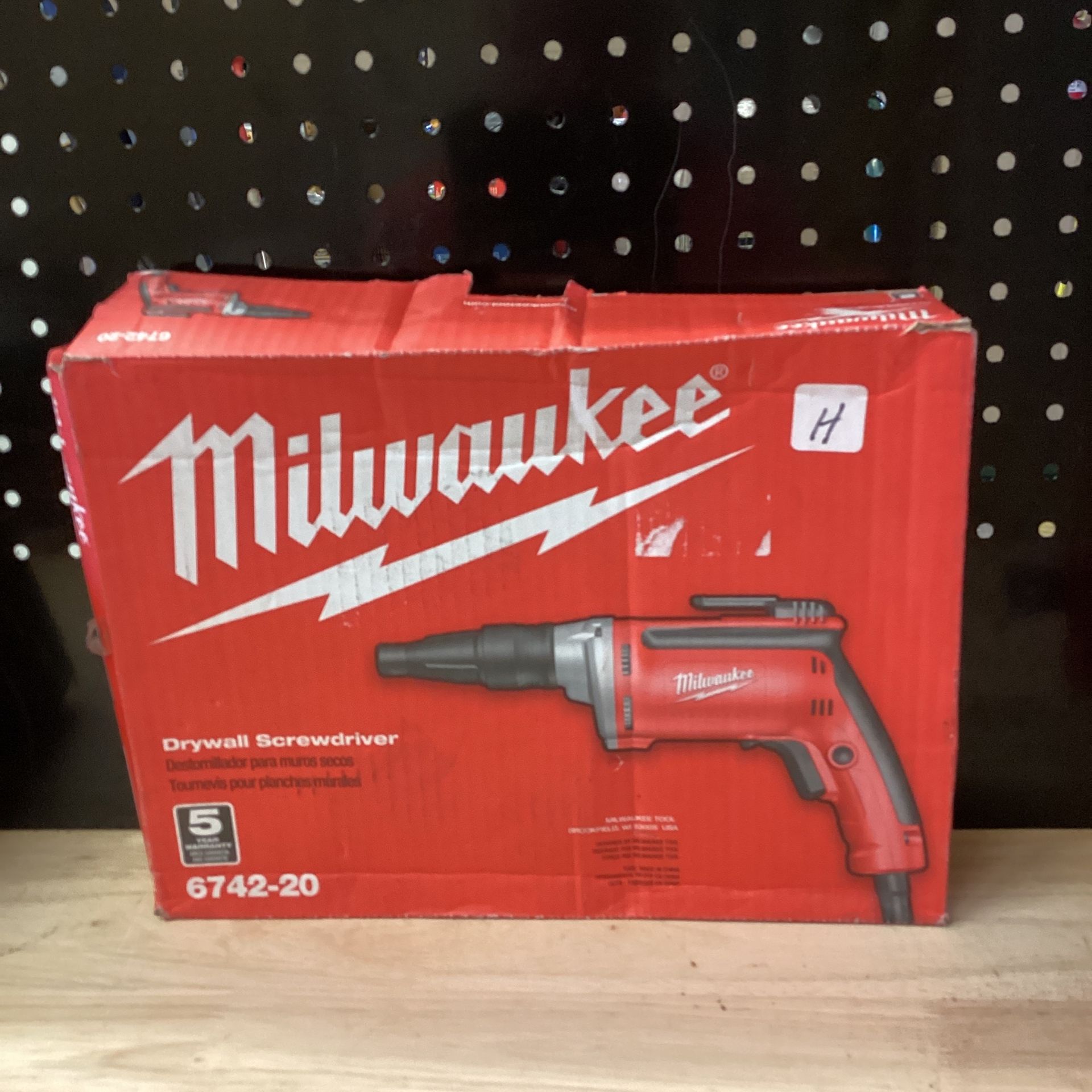 Milwaukee Corded Electric Drywall Screwgun — Amps, 4000
