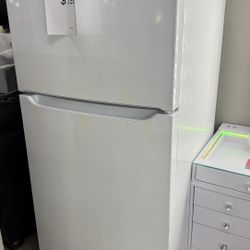 Top Freezer Frigidaire Refrigerator 