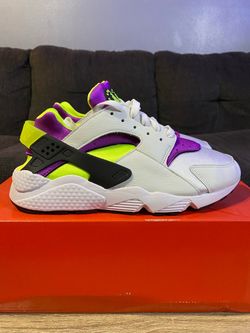 Nike Air Huarache  -Size 9.5 Mens
