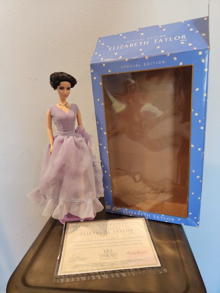 VINTAGE 2000 White Diamonds ELIZABETH TAYLOR Doll Barbie Collector Signature