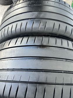 Tengo estas 2 llantas 265/30ZR19  MICHELÍN PILT SPORT 4S