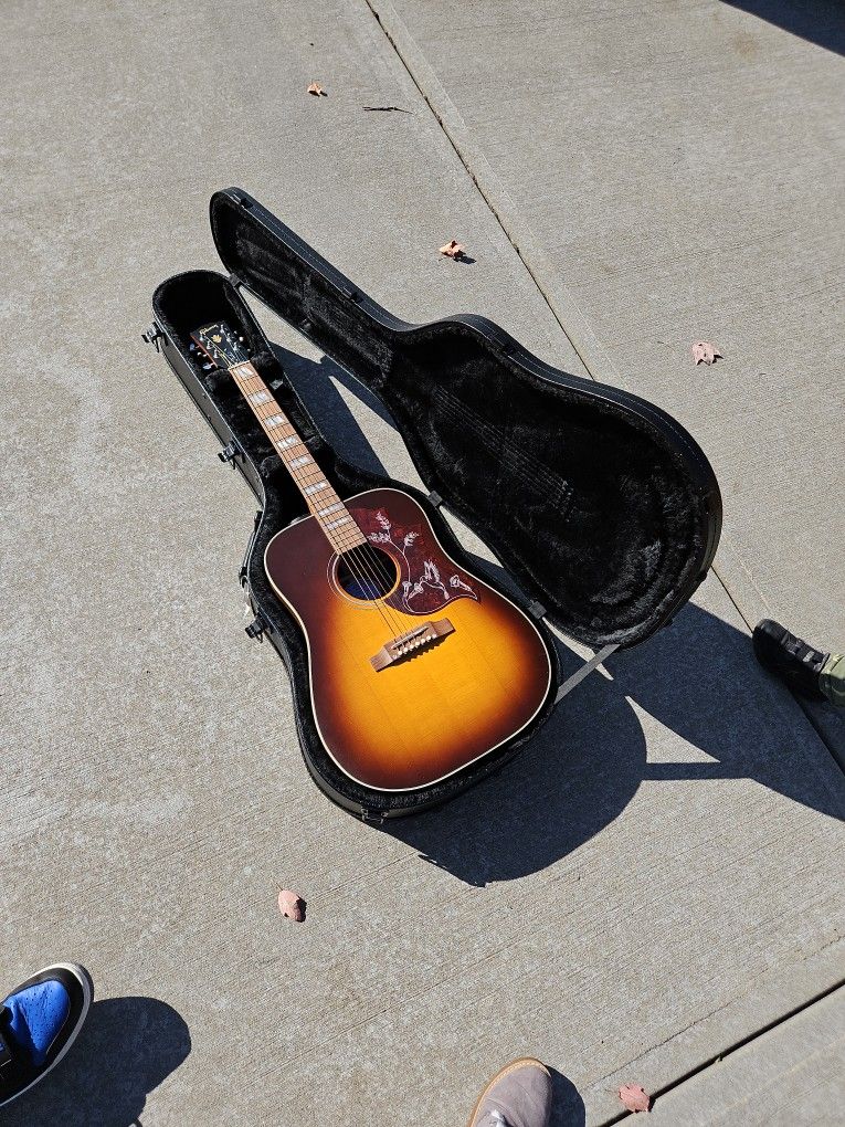 Gibson Humming Bird