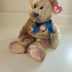 14" Vintage Clubby III from the Ty Beanie Baby Collection Beanie Babies Official Club 2000. Brown and Blue 100% Ty Dye Tylon. Pre-owned in excellent c