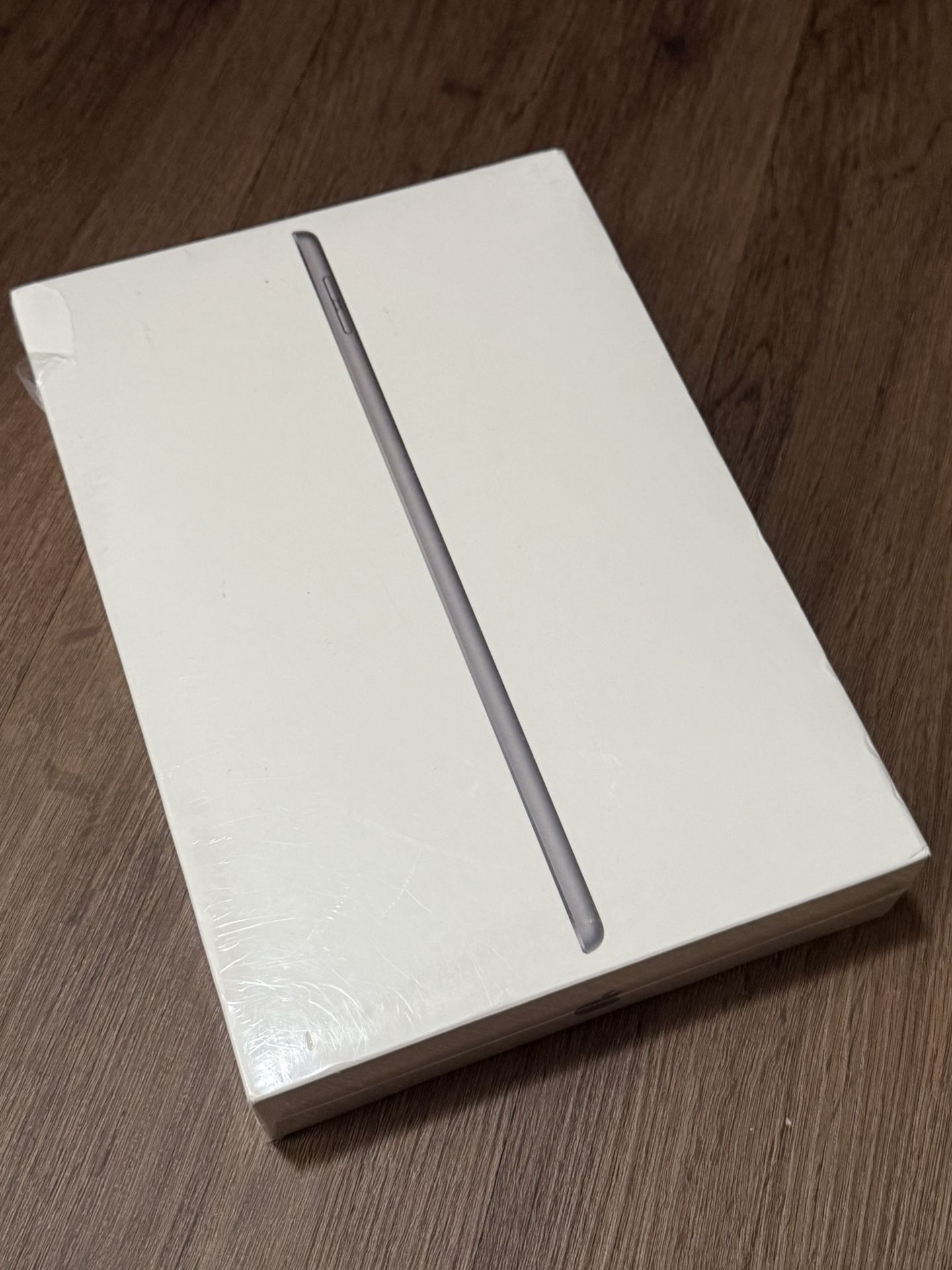Sealed iPad 9th 64GB WiFi + Cellular