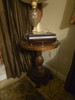 Gold pineapple table lamp