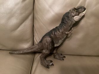 Jurassic World Dominion Thrash ‘N Devour Tyrannosaurus Rex with Sound/Motion