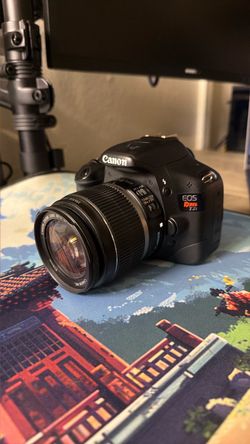 Canon EOS Rebel T2i DSLR Camera with Lens
