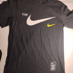 Nike T Shirt