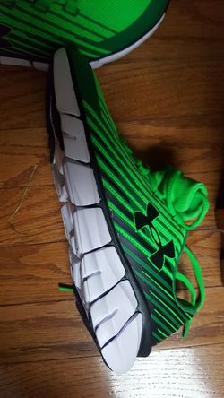 Brand new under armor tennis shoes