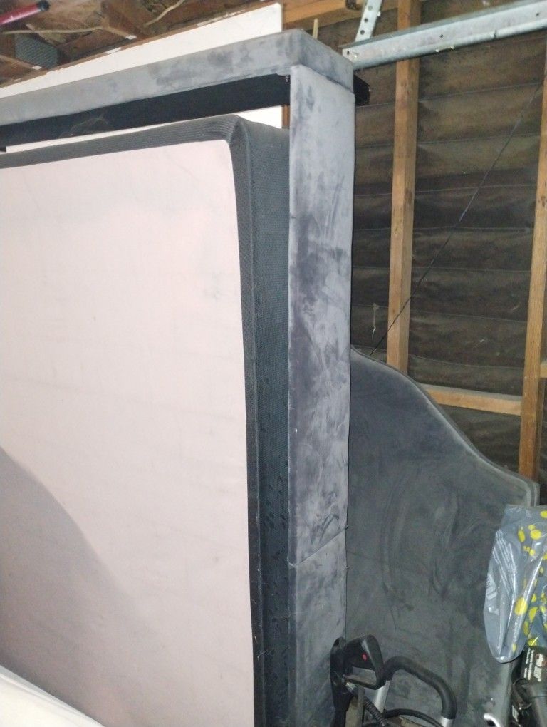 Nice Complete Queen Size Bed Frame And Box spring
