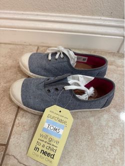 TOMS Canvas Shoes Size 1