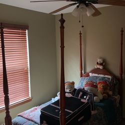 Bassett Twin Poster Bed With Dresser Like New Never Used 