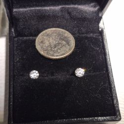 10kt Yellow Gold 3mm White Topaz Studs