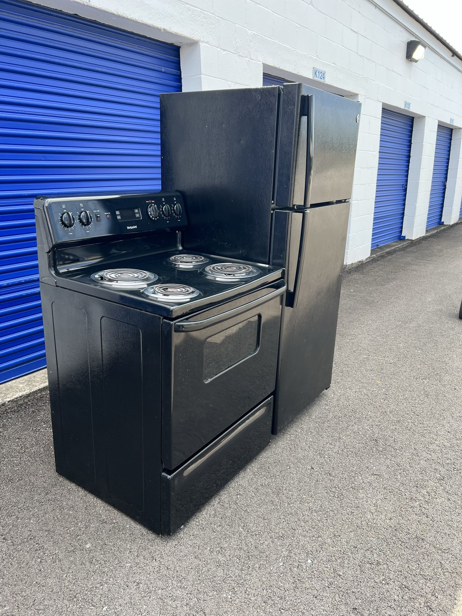 Stove And Refrigerator Top freezer 